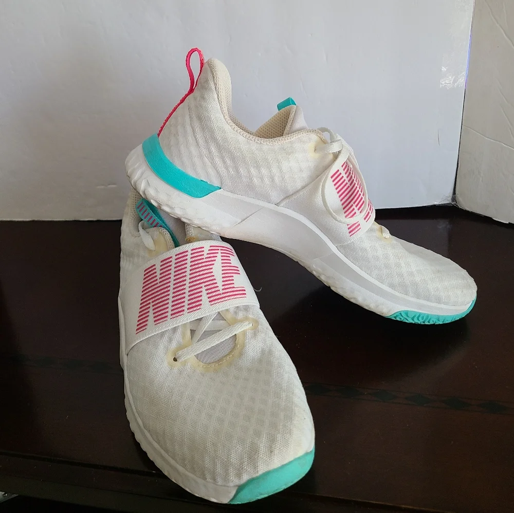 Nike Renew In  White Sneakers Women's Sz.8.5 - Picture 2 of 7